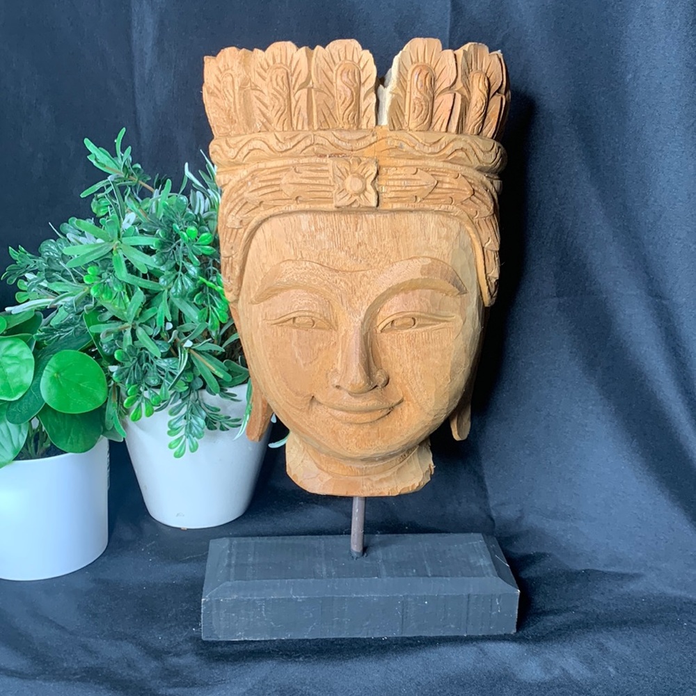 Hand carved wooden head / face / mask
